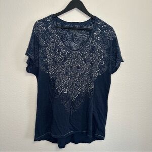 Maurice’s Blue Patterned T-Shirt Size 1